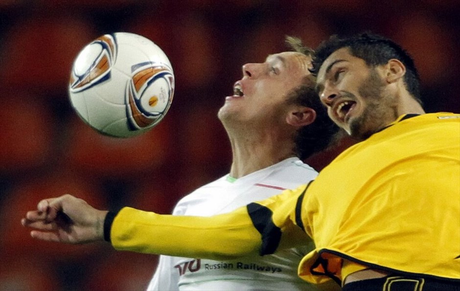 Europa League: Στιγμές από τον αγώνα Λοκομοτίβ Μόσχας - ΑΕΚ #17. Στη φάση των ομίλων της διοργάνωσης φαίνεται ότι θα ολοκληρωθεί, εκτός συγκλονιστικού απροόπτου, η φετινή πορεία της ΑΕΚ στο Europa League, μετά την ήττα που γνώρισε με 3-1 από την Λοκομοτίβ στη Μόσχα. Για την Ένωση αυτή ήταν η τρίτη της ήττα σε ισάριθμα ματς, αν και σε σχέση με τις δυο πρώτες, αυτή έρχεται στο παιχνίδι που πάλεψαν περισσότερο απ