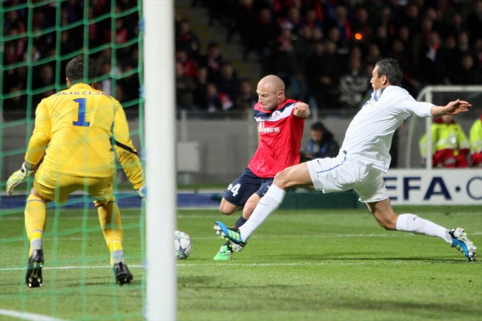 Champions League 2011-12: H τρίτη αγωνιστική της φάσης των ομίλων #14. Β’ Ομιλος: Το γκολ του Πατσίνι στο 21΄ χάρισε τη μεγάλη νίκη με 1-0 στην Ιντερ επί της Λιλ στο «Μετροπόλ», αποτέλεσμα που έφερε τους «νερατζούρι» σε «θέση οδηγού» όσον αφορά την πρόκριση στην επόμενη φάση. Αυτή ήταν η δεύτερη εκτός έδρας νίκη για την ομάδα του Κλαούντιο Ρανιέρι που στο Champions League πηγαίνει αρκετά καλά σε αντίθεση με τη Serie Α που παραπαίει (17η).