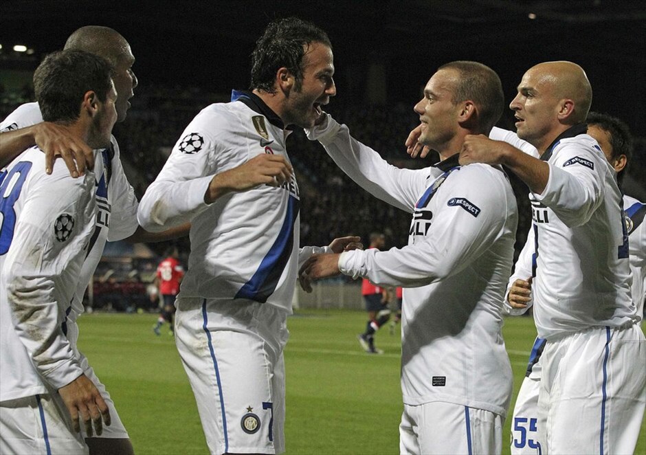 Champions League 2011-12: H τρίτη αγωνιστική της φάσης των ομίλων #15. Β’ Ομιλος: Το γκολ του Πατσίνι στο 21΄ χάρισε τη μεγάλη νίκη με 1-0 στην Ιντερ επί της Λιλ στο «Μετροπόλ», αποτέλεσμα που έφερε τους «νερατζούρι» σε «θέση οδηγού» όσον αφορά την πρόκριση στην επόμενη φάση. Αυτή ήταν η δεύτερη εκτός έδρας νίκη για την ομάδα του Κλαούντιο Ρανιέρι που στο Champions League πηγαίνει αρκετά καλά σε αντίθεση με τη Serie Α που παραπαίει (17η).
