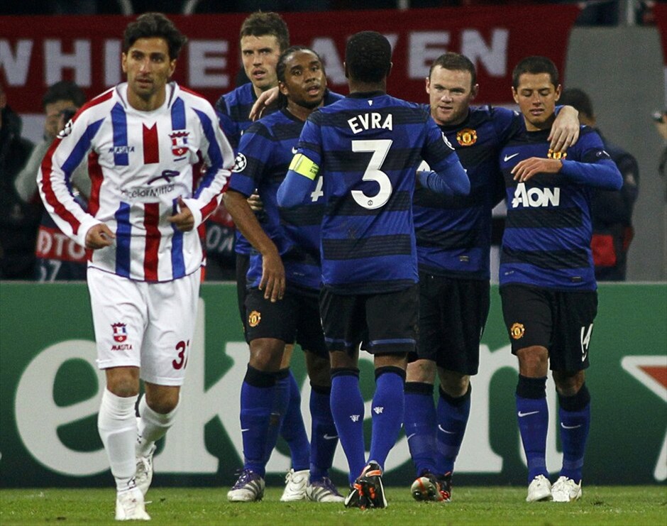 Champions League 2011-12: H τρίτη αγωνιστική της φάσης των ομίλων #25. Γ’ Ομιλος: Η Μάνστεστερ Γιουνάιτεντ μαζί με τη Μπενφίκα έχουν τον πρώτο λόγο για τις δύο θέσεις που οδηγούν στους «16» του Champions League. Οι «κόκκινοι διάβολοι» του σερ Αλεξ Φέργκιουσον «καθάρισαν» το παιχνίδι στη Ρουμανία απέναντι Οτελούλ Γκαλάτι με δύο εύστοχα πέναλτι του Γουέιν Ρούνεϊ ( 64ο λεπτό, 90+2) και βρίσκονται στη δεύτερη θέση του ομίλου με πέντε βαθμούς.
