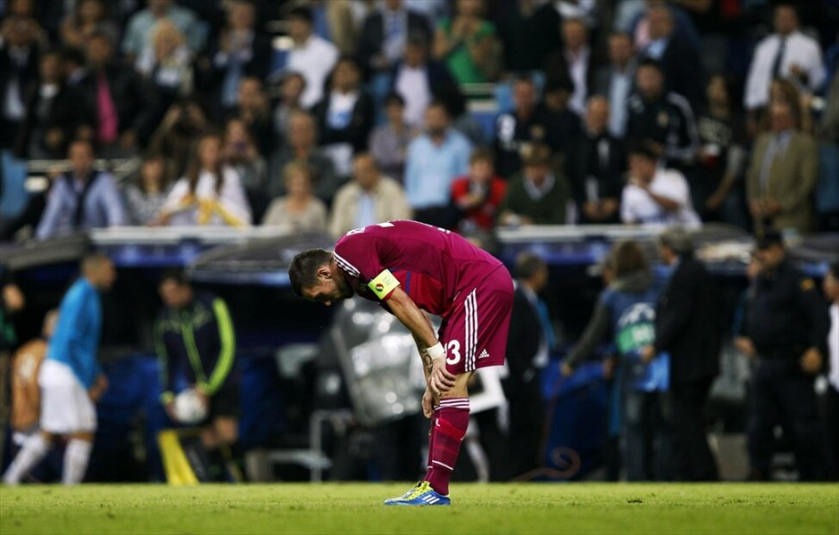Champions League 2011-12: H τρίτη αγωνιστική της φάσης των ομίλων #34. Δ’ Ομιλος: Την τρίτη της νίκη σε ισάριθμα παιχνίδια πήρε η Ρεάλ Μαδρίτης, γιορτάζοντας με τον καλύτερο τρόπο το 100ό ματς του Ζοζέ Μουρίνιο. Τελευταίο «θύμα» της «βασίλισσας» ήταν η Λιόν που γνώρισε την εκτός έδρας ήττα με 4-0, η οποία ήταν και η πρώτη της στη διοργάνωση. Η Ρεάλ Μαδρίτης μετράει πλέον εννέα βαθμούς με… αλώβητο το τέρμα της καθώς δεν έχει δεχθεί ούτε ένα γκολ.