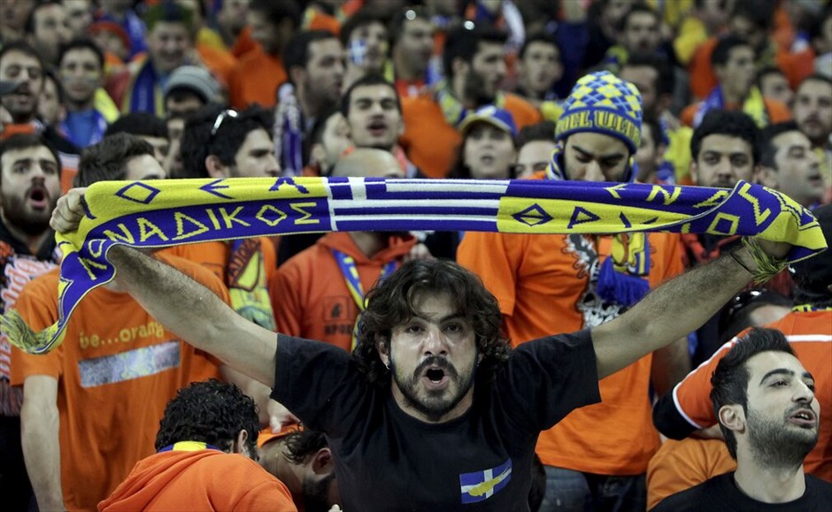 Champions League 2011-12: H τρίτη αγωνιστική της φάσης των ομίλων #58. Ζ’ Ομιλος: Τρελαίνει κόσμο με την εξαιρετική του πορεία ο ΑΠΟΕΛ. Η κυπριακή ομάδα έμεινε όρθια και μέσα στο «Ντραγκάο» επί της Πόρτο (1-1) και διατηρήθηκε στην κορυφή του ομίλου, έστω και με βραχεία κεφαλή από τους «δράκους» και τη Ζενίτ Αγίας Πετρούπολης.