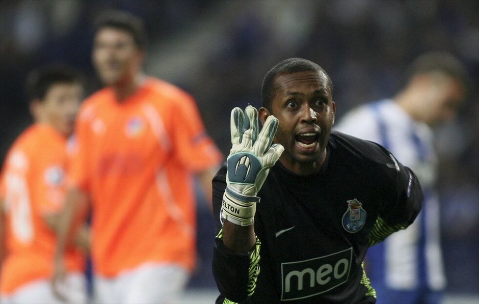 Champions League 2011-12: H τρίτη αγωνιστική της φάσης των ομίλων #59. Ζ’ Ομιλος: Τρελαίνει κόσμο με την εξαιρετική του πορεία ο ΑΠΟΕΛ. Η κυπριακή ομάδα έμεινε όρθια και μέσα στο «Ντραγκάο» επί της Πόρτο (1-1) και διατηρήθηκε στην κορυφή του ομίλου, έστω και με βραχεία κεφαλή από τους «δράκους» και τη Ζενίτ Αγίας Πετρούπολης.