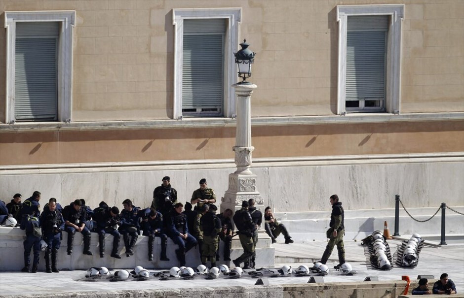 Ταραχές για δεύτερη ημέρα στο κέντρο της Αθήνας #111. 107