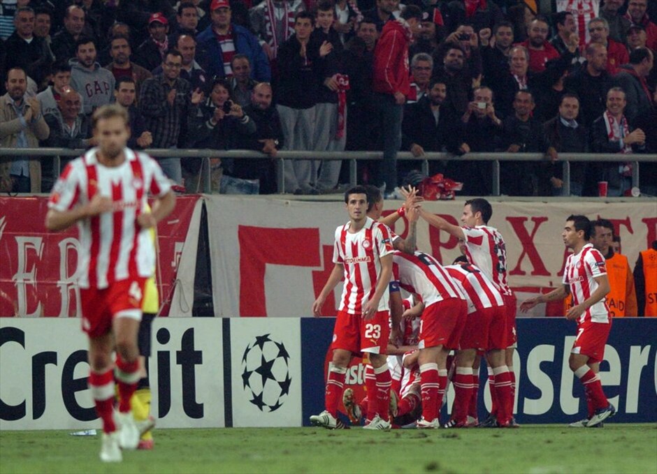 Champions League: Στιγμές από τον αγώνα Ολυμπιακός - Ντόρτμουντ #5. Στο παιχνίδι της πρόκρισης για τους «16» του Champions League μπήκε ξανά ο Ολυμπιακός μετά την εμφατική νίκη του με 3-1 επί της Ντόρτμουντ στο Φάληρο.