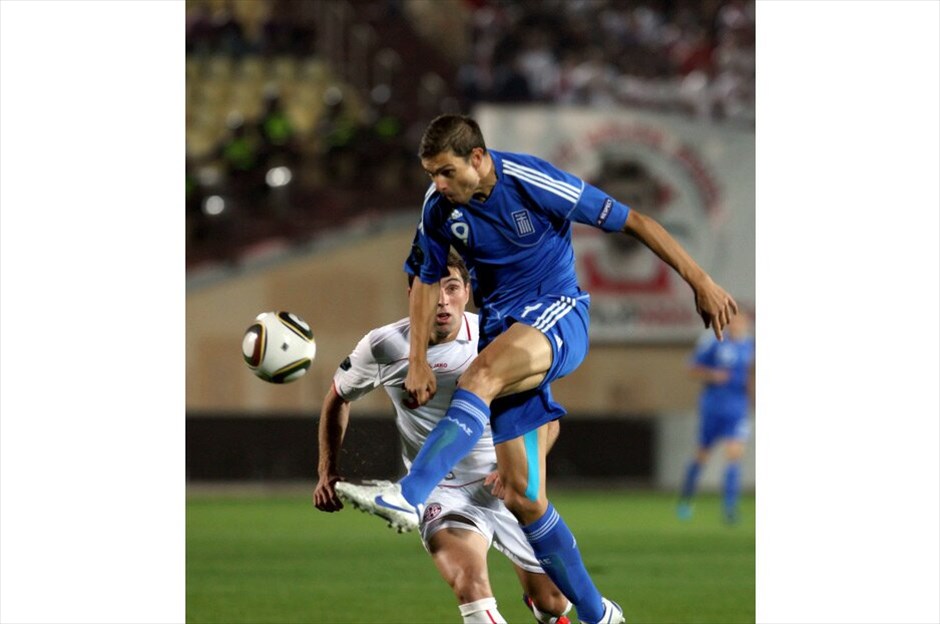 Προκριματικά Euro 2012: Στιγμές από τον αγώνα Γεωργίας - Ελλάδας #10. EPA/ZURAB KURTSIKIDZE