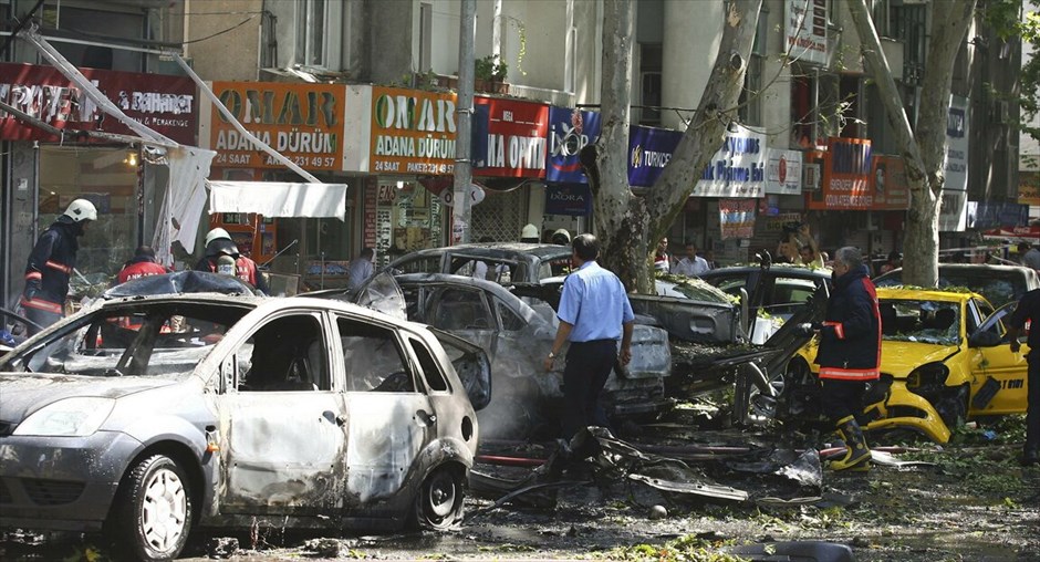 Αγκυρα: Ισχυρή έκρηξη στο κέντρο της πόλης #12. Ισχυρή έκρηξη συγκλόνισε το κέντρο της Αγκυρας. Πολλοί άνθρωποι έχουν τραυματιστεί, ενώ συγκεχυμένες είναι οι πληροφορίες για το αν υπάρχουν νεκροί. Σύμφωνα με τα τοπικά μέσα ενημέρωσης τουλάχιστον δύο άνθρωποι έχασαν τη ζωή τους και 10 τραυματίστηκαν.