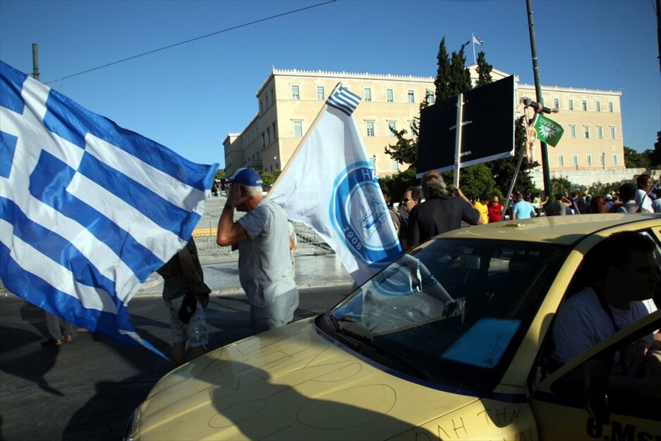 Συγκέντρωση διαμαρτυρίας ιδιοκτητών ταξί στο Σύνταγμα #3. 