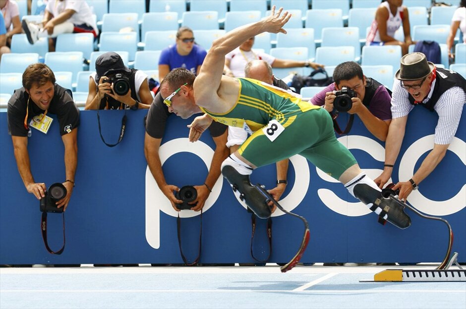13ο Παγκόσμιο Πρωτάθλημα Στίβου #4. Ο Oscar Pistorius, από τη Ν. Αφρική, αγωνίστηκε στα 400 μέτρα. Ο Νοτιοαφρικανός έγινε ο πρώτος αθλητής με τεχνητά μέλη που πήρε μέρος σε τέτοια διοργάνωση.|
