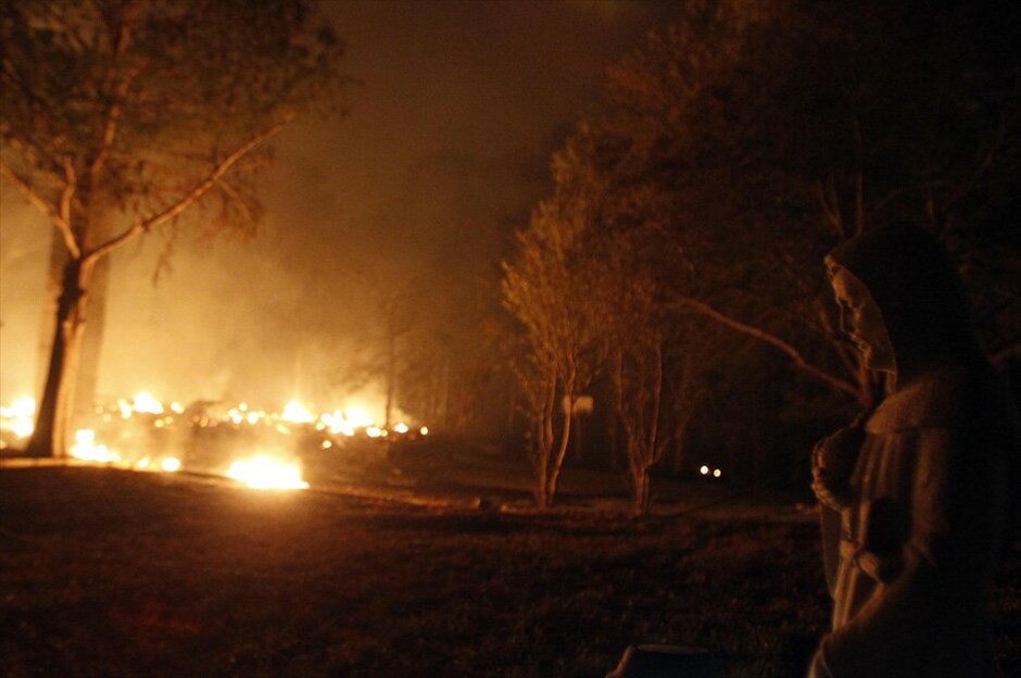 Πυρκαγιές στο Τέξας #14. Εξήντα εστίες φωτιάς, υποβοηθούμενες από ισχυρούς ανέμους, έκαιγαν τη Δευτέρα στην πολιτεία του Τέξας, στις ΗΠΑ. Εκατοντάδες σπίτια κάηκαν και δύο άνθρωποι έχασαν τη ζωή τους σύμφωνα με αξιωματούχους.