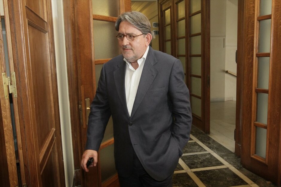 Το νέο κυβερνητικό σχήμα #14. Ο κ. Ντίνος Ρόβλιας θα είναι ο νέος υφυπουργός Διοικητικής Μεταρρύθμισης και Ηλεκτρονικής Διακυβέρνησης από υφυπουργός Περιφερειακής Ανάπτυξης και Ανταγωνιστικότητας.