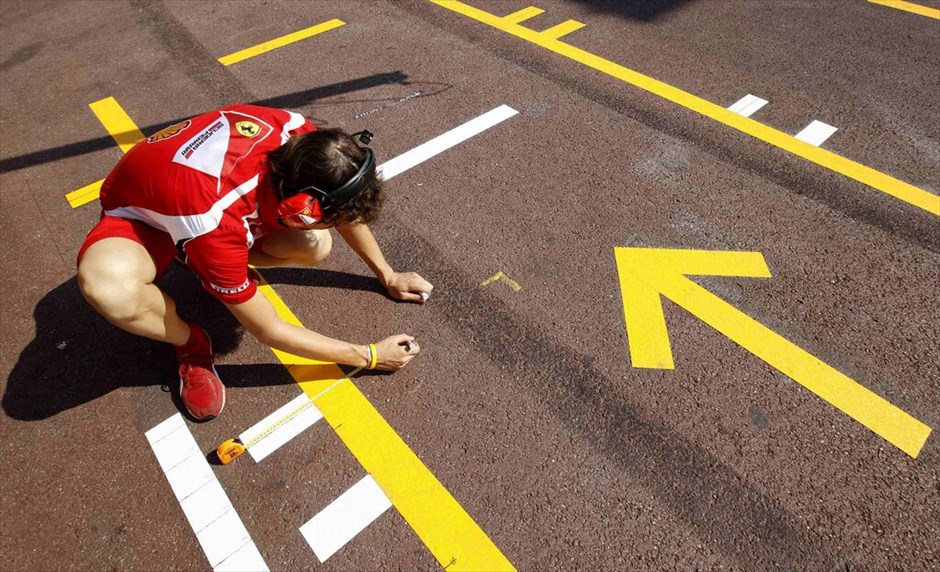 F1: Στιγμές από το GP του Μονακό #19. Μηχανικός της Ferrari.