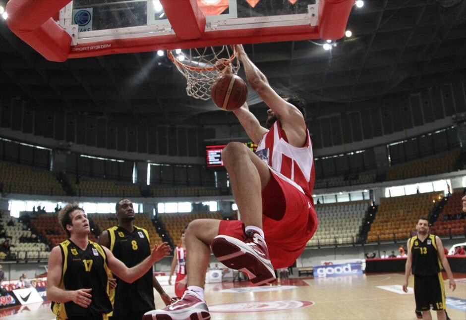 Α1 Μπάσκετ: Ημιτελικά των play off #5. Με το δεξί ξεκίνησε ο Ολυμπιακός τις υποχρεώσεις του στην ημιτελική σειρά των play off της Α1 καθώς επικράτησε του Αρη στο ΣΕΦ με 95-63. EUROKINISSI/