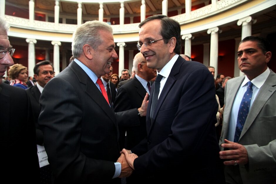 N.Δ.: Tο «Ζάππειο ΙΙ» #9. Πέμπτος άξονας είναι η εξόφληση των οφειλών του δημοσίου προς ιδιώτες (εφάπαξ συνταξιούχων, ΦΠΑ κτλ).  Δεν μπορεί το κράτος να πρωτοστατεί στο κίνημα του δεν πληρώνω, παρατήρησε χαρακτηριστικά και εκτίμησε ότι με τον τρόπο αυτό θα διοχετευθούν στην αγορά περίπου 5 δισ . ευρώ στην αγορά.