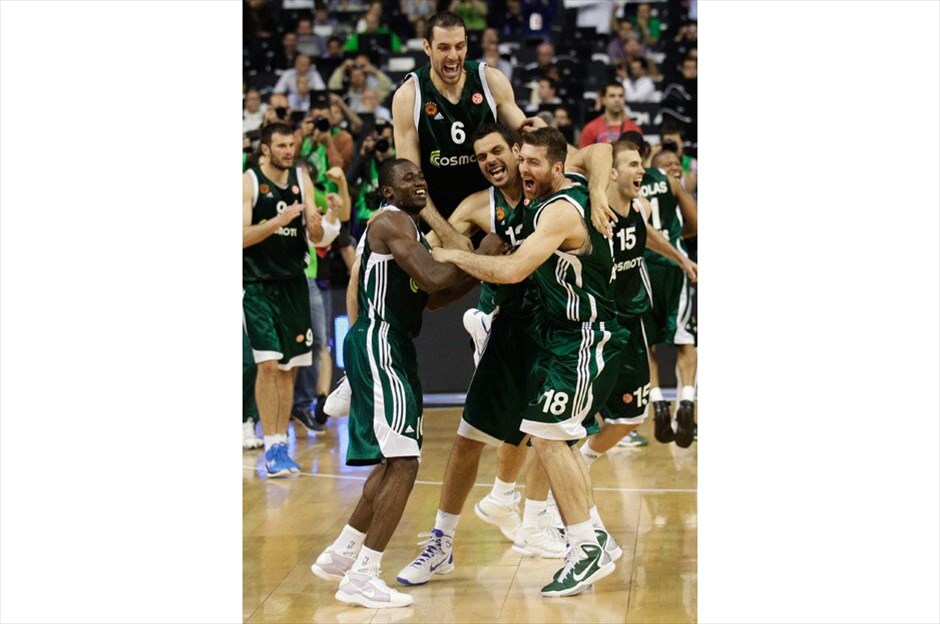 Ο Παναθηναϊκός βασιλιάς της Ευρώπης #18. Αυτός ήταν ο 50ός συνολικά τίτλος στην ιστορία του Παναθηναϊκού. REUTERS/ALBERT GEA
