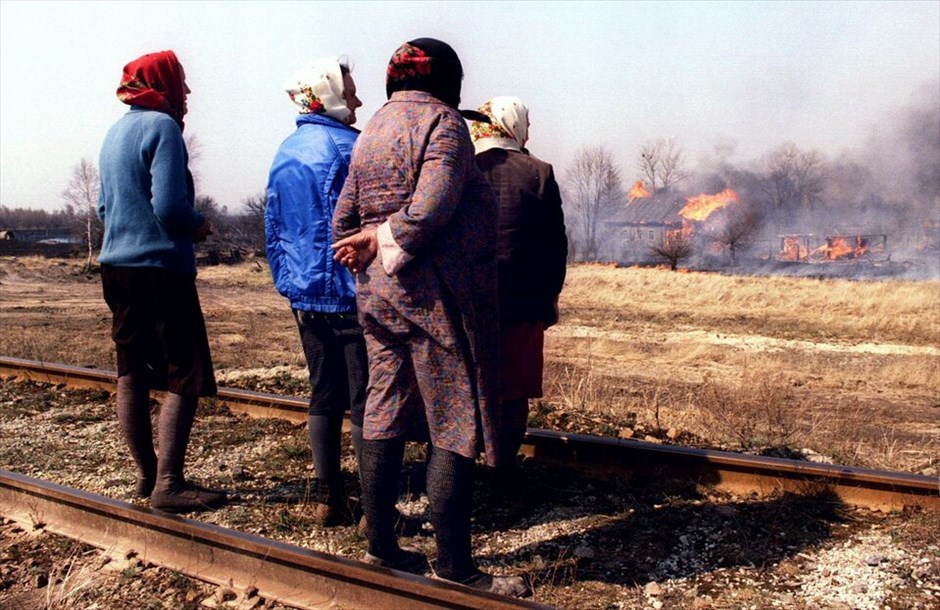 Τσερνόμπιλ: 25 χρόνια μετά #23. Περίπου 100.000 τετραγωνικά χιλιόμετρα γης μολύνθηκαν από ραδιενεργό νέφος με το μεγαλύτερο ποσοστό να συγκεντρώνεται πάνω από τη Λευκορωσία, την Ουκρανία και τη Ρωσία. Σύμφωνα με τους επιστήμονες το 60% του συγκεκριμένου νέφους έφτασε στη Λευκορωσία.