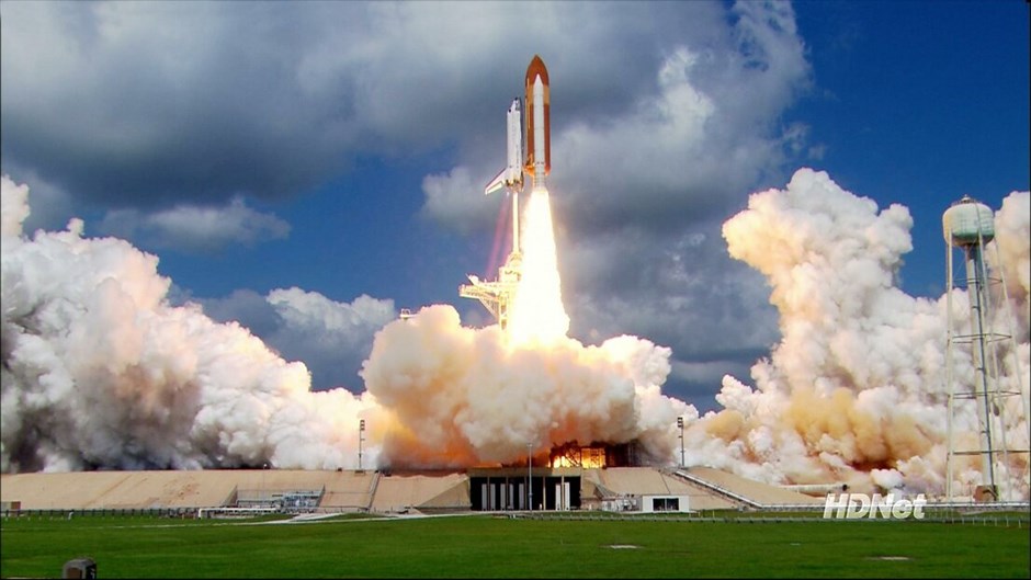 NASA: 30 χρόνια διαστημικά λεωφορεία #20. Το Discovery πραγματοποίησε τις δύο πρώτες αποστολές μετά την τραγωδία του Columbia το 2003. Ετσι, 907 ημέρες μετά το ατύχημα, στις 26/07/2005 (ονομασία STS-114) έγινε η εκτόξευση της πτήσης παρόλο που οι μετρητές καυσίμων στην εξωτερική δεξαμενή είχαν δείξει κάποια ελαττώματα. NASA