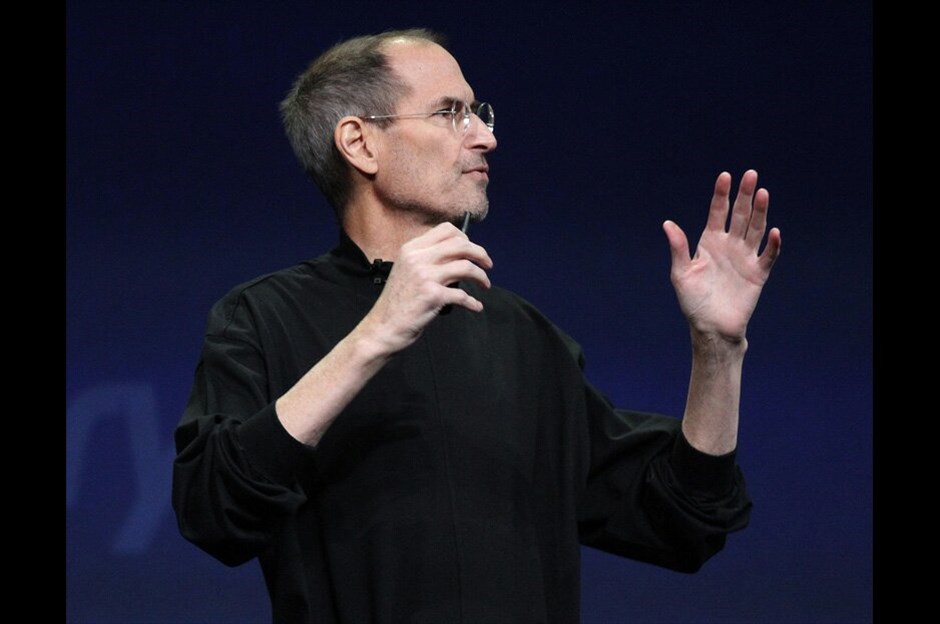 Ο Στιβ Τζομπς και… το iPad 2 #6. Ο CEO της Apple, που υποβάλλεται σε θεραπεία για μια σπάνια μορφή καρκίνου, παραμένει σε άδεια για αδιευκρίνιστο διάστημα. Εκπρόσωπος της Apple απάντησε σε σχετικές ερωτήσεις παραπέμποντας τους δημοσιογράφους στη δήλωση που έκανε ο Τζομπς τον Ιανουάριο, ότι θα συνεχίσει να συμμετέχει ενεργά σε στρατηγικής σημασίας αποφάσεις για την εταιρεία. /