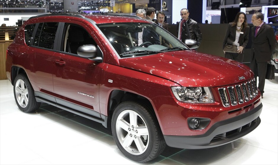 81ο Σαλόνι Αυτοκινήτου της Γενεύης #66. Η Chrysler παρουσίασε στην Ευρώπη το ανανεωμένο Jeep Compass.