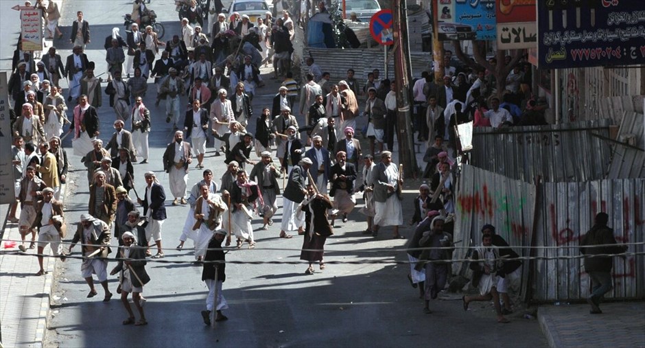 Αναβρασμός στη Μέση Ανατολή #32. Συγκρούσεις αντικυβερνητικών με φιλοκυβερνητικούς τόσο στην πρωτεύουσα της Υεμένης, Σαναά αλλά και στην πολή Τάιζ, όπου ένα άτομο σκοτώθηκε από έκρηξη χειροβομβίδας σε αντικυβερνητική διαδήλωση.