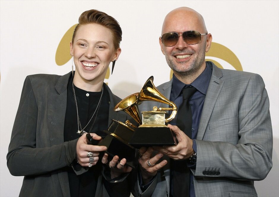 53η τελετή των βραβείων Grammy #11. Οι Βρετανοί La Roux (Elly Jackson και Ben Langmaid) κέρδισαν το βραβείο για το καλύτερο electronic/dance άλμπουμ.