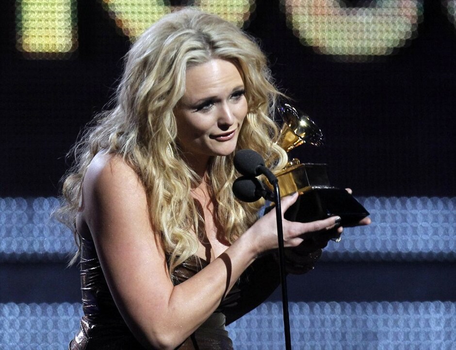 53η τελετή των βραβείων Grammy #19. Η Miranda Lambert αναδείχθηκε ως η καλύτερη γυναικεία country ερμηνεία για το τραγούδι «The House That Built Me».