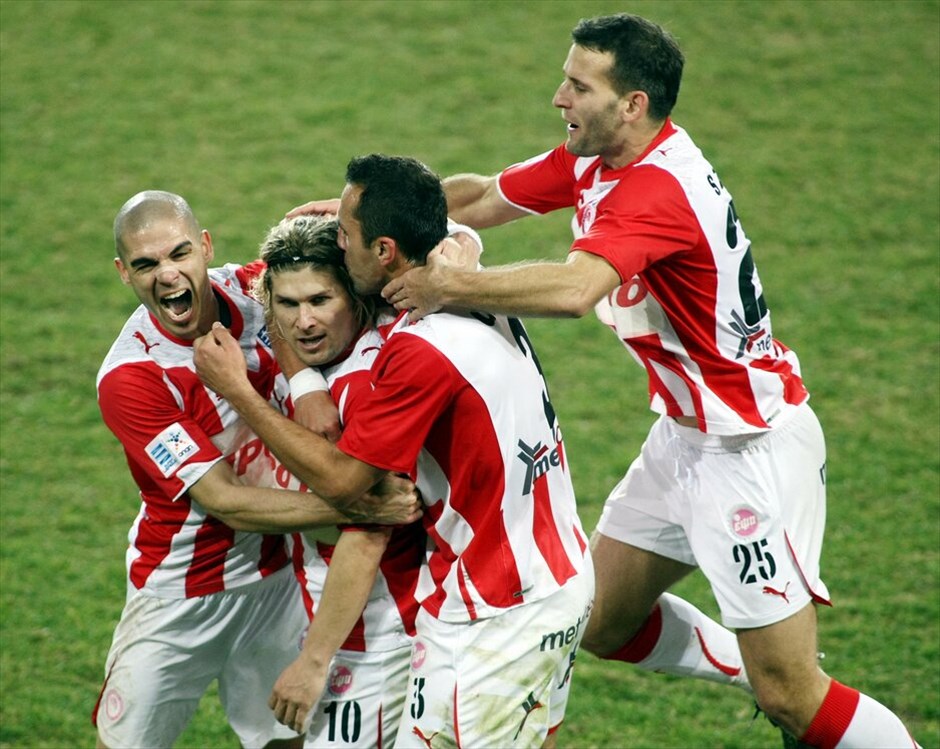 Σούπερ Λίγκα: Η εικοστή δεύτερη αγωνιστική #4. Με δύο γκολ του Μπρέσκα μέσα σε τρία λεπτά (60ο λεπτό, 63ο λεπτό), ο Ολυμπιακός Βόλου νίκησε 2-1 μέσα στη Λάρισα την ΑΕΛ και την έφερε πλέον σε πολύ δύσκολη θέση σχετικά με τη σωτηρία της από τον υποβιβασμό. Για τους γηπεδούχους μείωσε ο Μετίν με πέναλτι (74ο λεπτό).