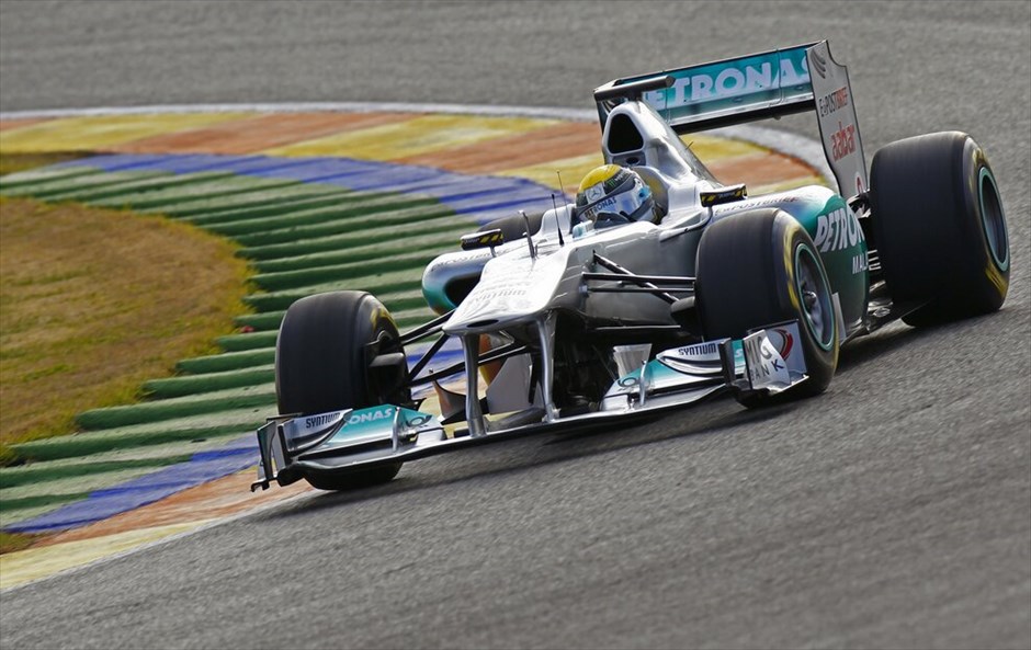 F1: Η Mercedes W02 #8. H Mercedes είναι μία ακόμη ομάδα που επέλεξε την πίστα της Βαλένθια για την παρουσίαση του νέου της μονοθεσίου, της W02. Michael Schumacher και Nico Rosberg ήταν εκείνοι που αποκάλυψαν το νέο μονοθέσιο.