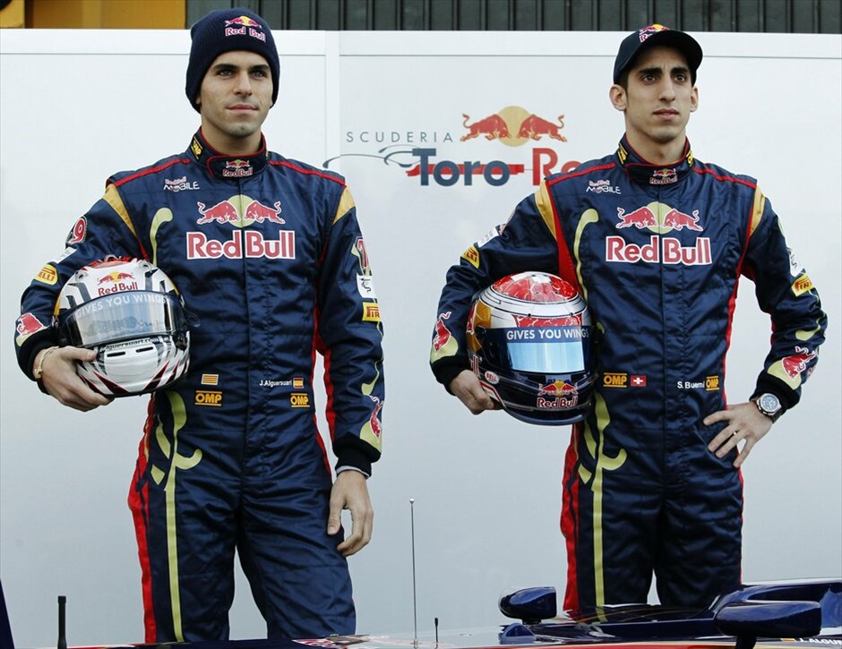 F1: Η Toro Rosso STR6 #7. Οι δύο πιλότοι της ομάδας Jaime Alguersuari (αριστερά) και Sebastien Buemi.