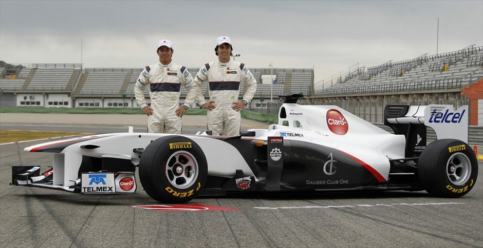F1: Η Sauber C30 #4. Στη δεύτερη χρονιά της στη μετά BMW εποχή, η Sauber παρουσίασε στη πίστα Ρικάρντο Τόρμο της Βαλένθια τη νέα C30. Οι Καμούι Κομπαγιάσι και Σέρτζιο Πέρεζ αποκάλυψαν το νέο μονοθέσιο της ομάδας του Hinwil, το οποίο θα χρησιμοποιεί τον κινητήρα, το σύστημα KERS και το κιβώτιο ταχυτήτων της Ferrari.
