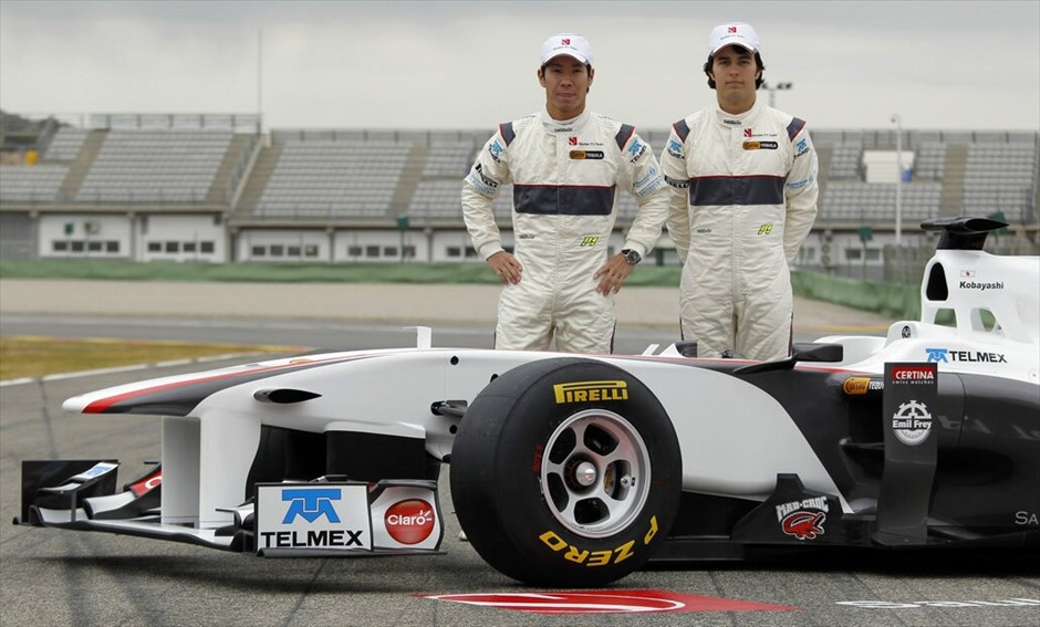 F1: Η Sauber C30 #8. Στη δεύτερη χρονιά της στη μετά BMW εποχή, η Sauber παρουσίασε στη πίστα Ρικάρντο Τόρμο της Βαλένθια τη νέα C30. Οι Καμούι Κομπαγιάσι και Σέρτζιο Πέρεζ αποκάλυψαν το νέο μονοθέσιο της ομάδας του Hinwil, το οποίο θα χρησιμοποιεί τον κινητήρα, το σύστημα KERS και το κιβώτιο ταχυτήτων της Ferrari.