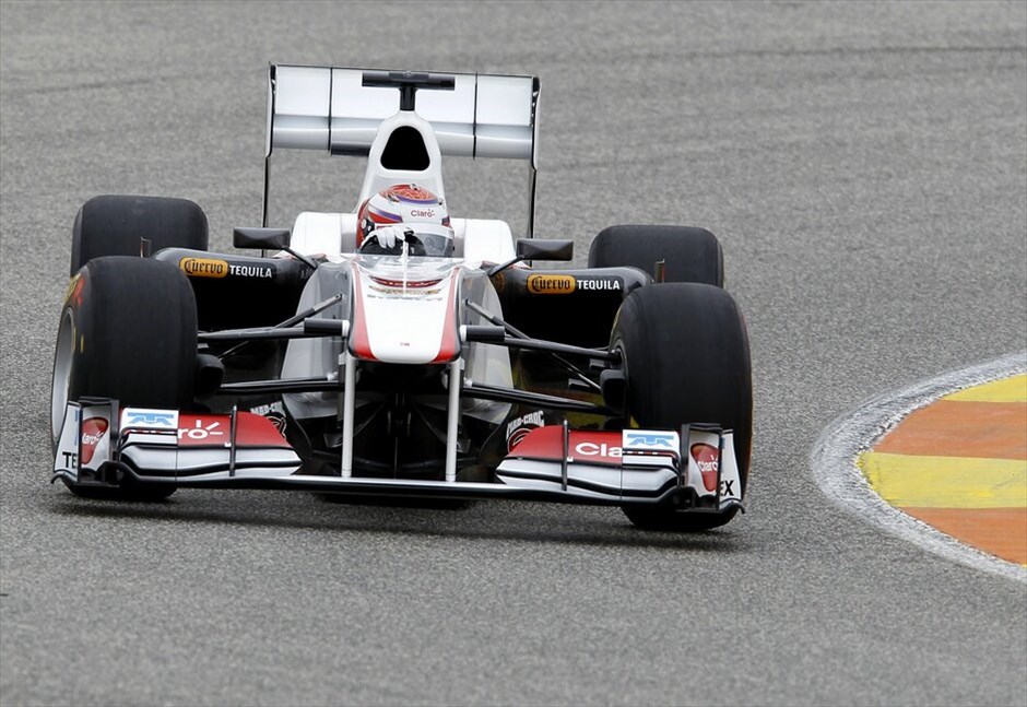 F1: Η Sauber C30 #14. Στη δεύτερη χρονιά της στη μετά BMW εποχή, η Sauber παρουσίασε στη πίστα Ρικάρντο Τόρμο της Βαλένθια τη νέα C30. Οι Καμούι Κομπαγιάσι και Σέρτζιο Πέρεζ αποκάλυψαν το νέο μονοθέσιο της ομάδας του Hinwil, το οποίο θα χρησιμοποιεί τον κινητήρα, το σύστημα KERS και το κιβώτιο ταχυτήτων της Ferrari.