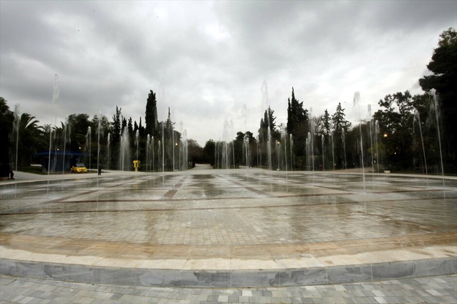 Tο ανακαινισμένο Πεδίον του Αρεως #9. Τα επίσημα αποκαλυπτήρια του ανανεωμένου Πεδίου του Αρεως πραγματοποίησε σήμερα το μεσημέρι η Υπερνομαρχία Αθηνών, παρουσιάζοντας το έργο της ανάπλασης του ιστορικού πάρκου, που φιλοδοξεί να βάλει τη δική του σφραγίδα του στη βελτίωση της ποιότητας ζωής των Αθηναίων.