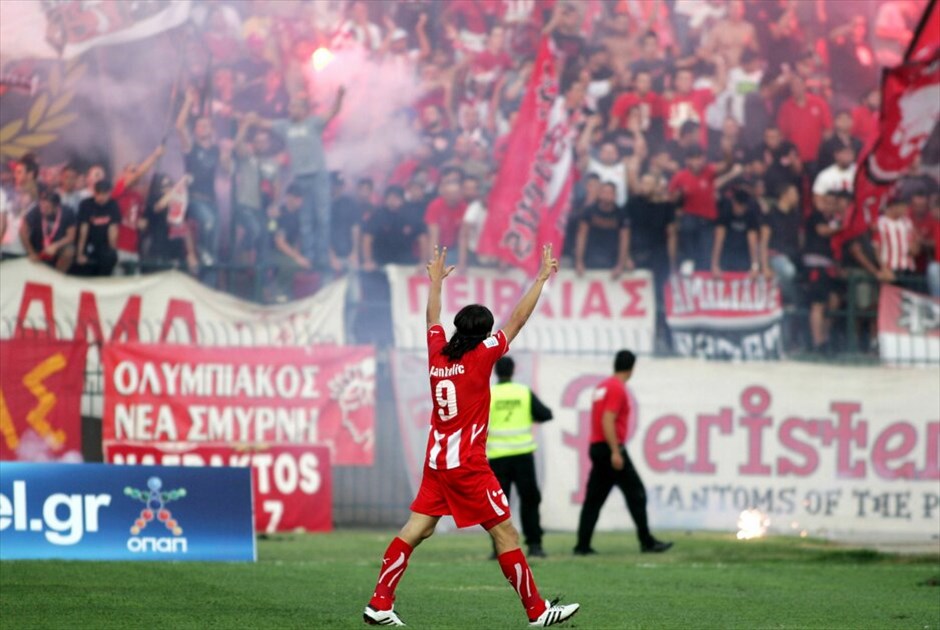 Σούπερ Λίγκα: Πρωταθλητής χειμώνα ο Ολυμπιακός #4. 3η αγωνιστική: Με το πρώτο επίσημο γκολ του Μάρκο Πάντελιτς με τη φανέλα της ομάδας ο Ολυμπιακός επικράτησε με 1-0 του Πανσερραϊκού εκτός έδρας, φτάνοντας τους έξι βαθμούς μετά από τρεις αγωνιστικές.