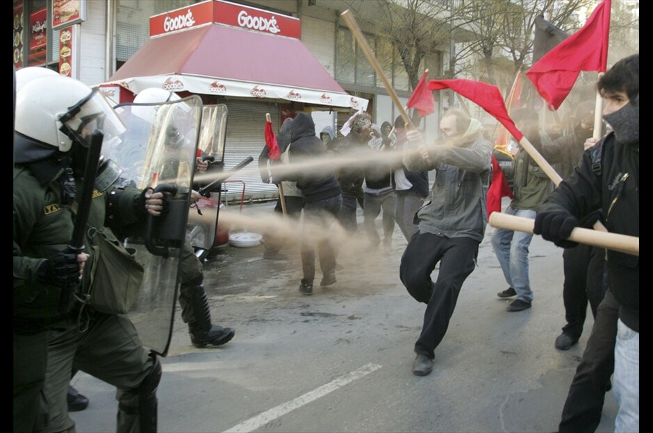 Επεισόδια στο Σύνταγμα #28. Φωτογραφίες: EPA,