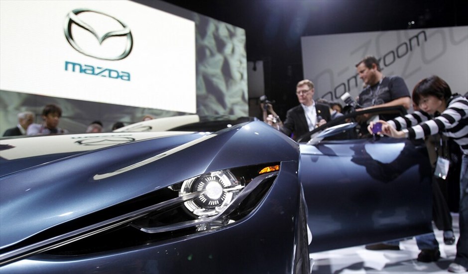 Σαλόνι Αυτοκινήτου του Λος Αντζελες #28. Mazda Shinari, ένα πρωτότυπο τετράθυρο κουπέ της ιαπωνικής εταιρείας με άκρως φουτουριστική σχεδίαση.