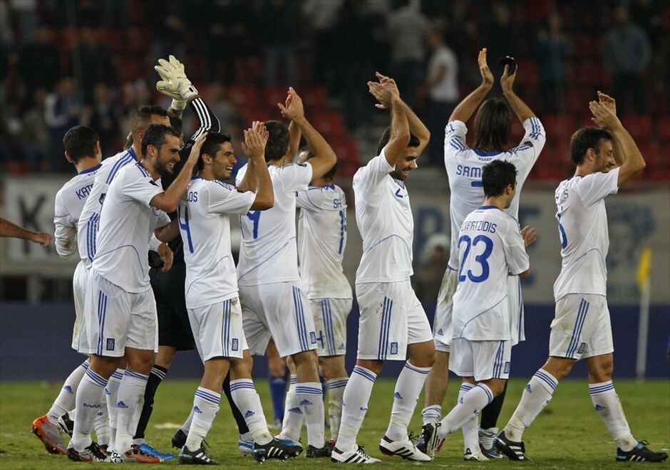 Νίκη πρωτιάς για την Εθνική #1. Τη νίκη που την φέρνει στην κορυφή του έκτου προκριματικού ομίλου για το EURO 2012 πήρε η Εθνική με 2-1 κόντρα στο Ισραήλ στο «Γ. Καραϊσκάκης». Σκόρερ ο Σαλπιγγίδης στο 22ο λεπτό και ο Καραγκούνης στο 63ο λεπτό. Ισοφάρισαν προσωρινά οι φιλοξενούμενοι με αυτογκόλ του Σπυρόπουλου στο 59ο λεπτό.