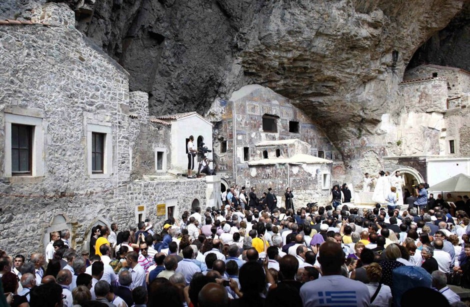 Η Κοίμηση της Θεοτόκου #8. Υπολογίζεται ότι 7.000 προσκυνητές, κυρίως Πόντιοι από την Ελλάδα, τη Ρωσία και τη Γεωργία έσπευσαν στη Μονή.