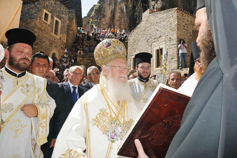 Η Κοίμηση της Θεοτόκου #16. Για πρώτη φορά μετά από 88 χρόνια, τελέστηκε θεία λειτουργία, από τον Οικουμενικό Πατριάρχη, στη Μονή Σουμελά στην Τραπεζούντα.