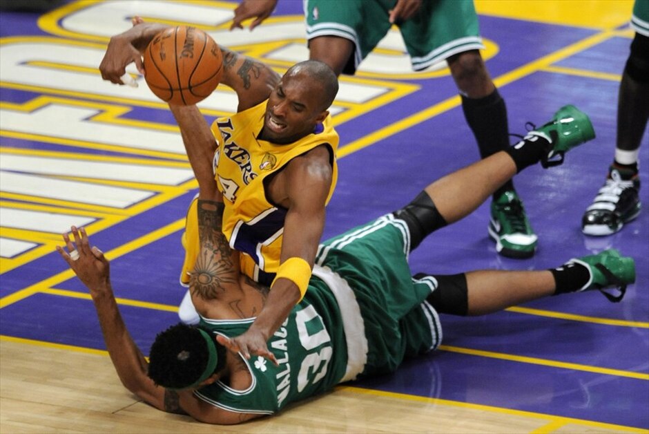 NBA: Πρωταθλητές οι Λέικερς #13. Σήμα κατατεθέν του παιχνιδιού που θα έχριζε το φετινό πρωταθλητή του NBA ήταν οι δυνατές μάχες και οι σκληρές άμυνες.