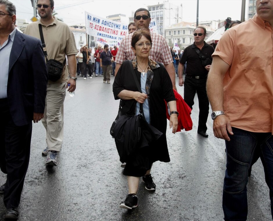 Πορείες ΓΣΕΕ, ΑΔΕΔΥ και ΠΑΜΕ στο κέντρο της Αθήνας #14. Στην πορεία του ΠΑΜΕ παρούσα ήταν και η γ.γ. του ΚΚΕ κα. Αλέκα Παπαρήγα. ΕUROKINISSI/ΚΑΤΩΜΕΡΗΣ ΚΩΣΤΑΣ