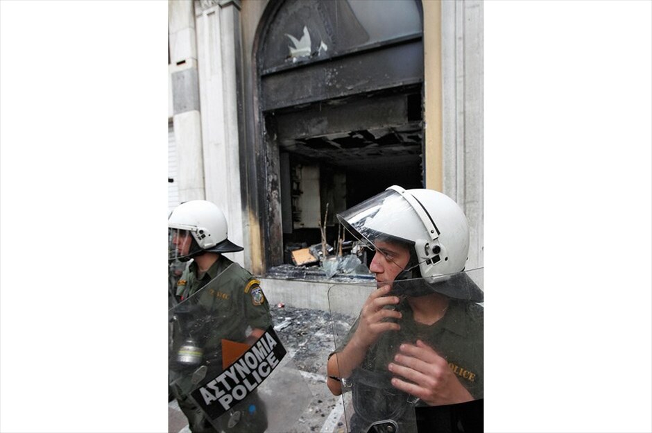 Επεισόδια στο κέντρο της Αθήνας #33. REUTERS/JOHN KOLESIDIS