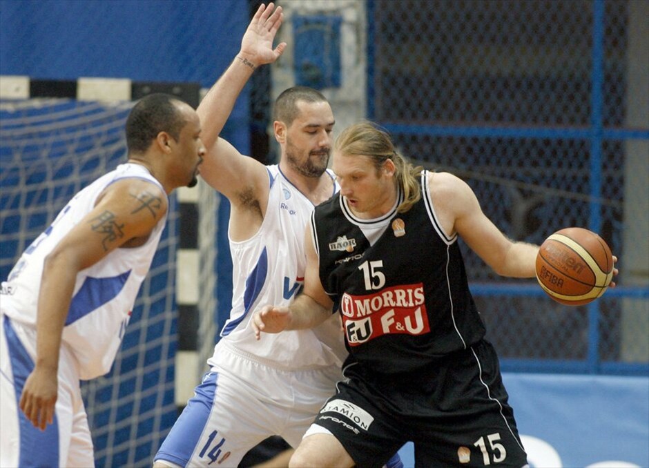 Α1 μπάσκετ: Play off #4. Με νίκη ξεκίνησε τις υποχρεώσεις του στα πλέι οφ της Α1 εθνικής κατηγορίας των Ανδρών ο Πανελλήνιος, επιβληθείς στο κλειστό της Κυψέλης του ΠΑΟΚ με 71-69, στον πρώτο αγώνα της σειράς. Η δεύτερη αναμέτρηση θα διεξαχθεί στο κλειστό της Πυλαίας την προσεχή Δευτέρα (3/5), ενώ αν χρειαστεί και τρίτη συνάντηση (η πρόκριση κρίνεται στις δύο νίκες), αυτή θα διεξαχθεί εκ νέου στην Αθήνα, την Πέμπτη 6 Μαΐου.