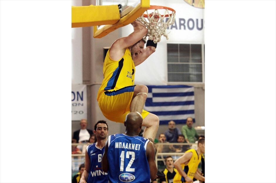 Α1 μπάσκετ: H 25η αγωνιστική  #3. Το Μαρούσι επικράτησε 86-73 του Πανελληνίου στο κλειστό του Αγίου Θωμά και εξασφάλισε και μαθηματικά την τρίτη θέση της κανονικής περιόδου. Στον αντίποδα, το σύνολο του Ηλία Ζούρου, το οποίο υπέστη την έβδομη εκτός έδρας ήττα, ό,τι και να συμβεί στην τελευταία αγωνιστική δεν χάνει την τέταρτη θέση. ΑΠΕ-ΜΠΕ/INTIME SPORTS/ΜΠΙΡΝΤΑΧΑΣ ΔΗΜΗΤΡΗΣ