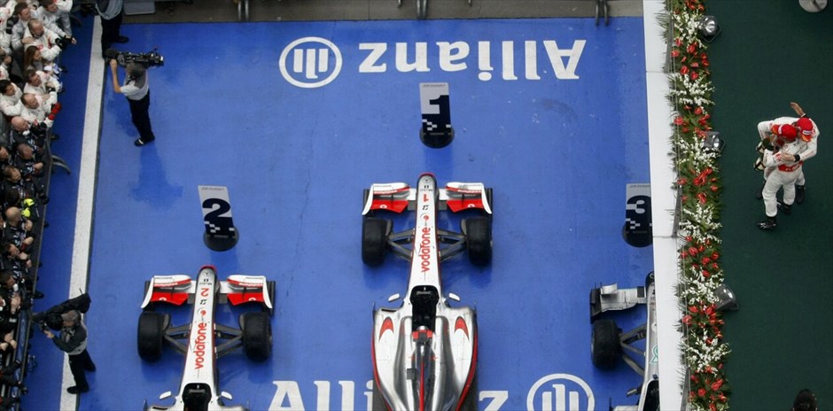 F1: GP Κίνας #5. H McLaren-Mercedes γίνεται η τρίτη ομάδα φέτος (μετά τις Ferrari και Red Bull, αντίστοιχα) που σημειώνει το 1-2, στα τέσσερα GP που έχουν διεξαχθεί μέχρι στιγμής.