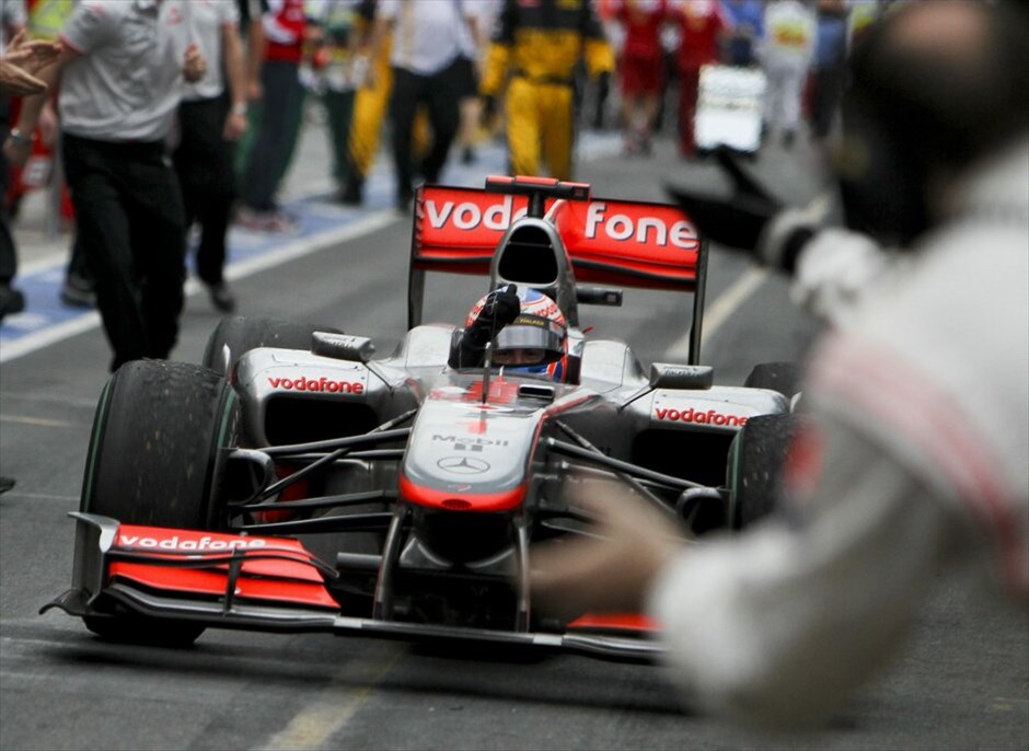 F1: GP Αυστραλίας #4. Ο Τζένσον Μπάτον πήρε την πρώτη του καρό σημαία με τη νέα του ομάδα.
