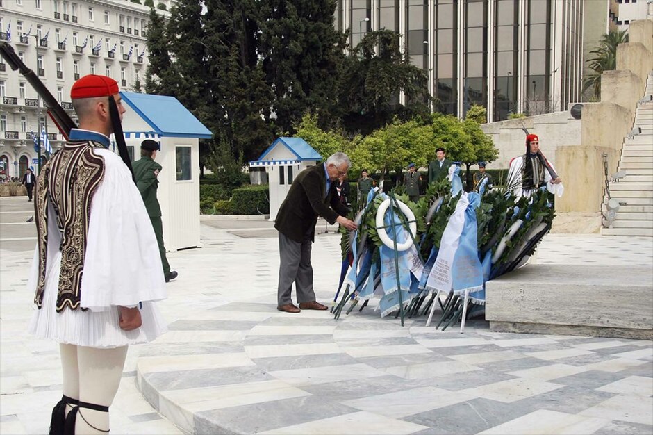 25η Μαρτίου - Μαθητική παρέλαση #2. Ο δήμαρχος Αθηναίων Νικήτας Κακλαμάνης καταθέτει στεφάνι στο μνημείο του Αγνωστου Στρατιώτη πριν τη μαθητική παρέλαση της Εθνικής Επετείου της 25ης Μαρτίου.