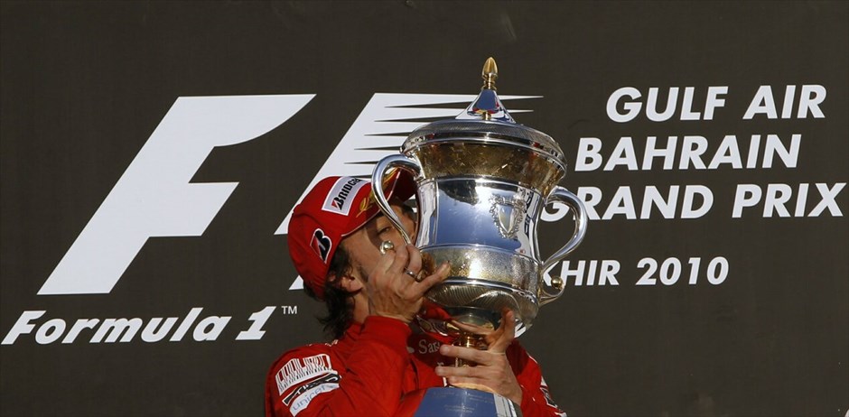 F1: GP Μπαχρέιν #6. Νίκη για τον Φερνάντο Αλόνσο μετά από 17 αγώνες και στην πρώτη του εμφάνιση με την Ferrari.