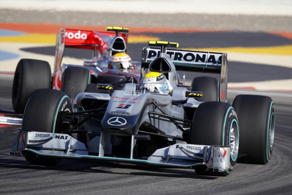 F1: GP Μπαχρέιν #22. O Νίκο Ρόζμπεργκ τερμάτισε μία θέση εμπρός του Μίκαελ Σουμάχερ (πέμπτος) έχοντας τέσσερα δευτερόλεπτα διαφορά. Ο νεαρός Γερμανός δήλωσε ικανοποιημένος από την απόδοσή του.