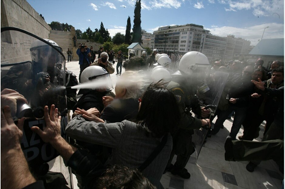 Eπεισόδια στο κέντρο της Αθήνας #6. | Φωτογραφίες: REUTERS,